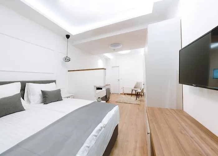 Boutique Nea Hotel 3*